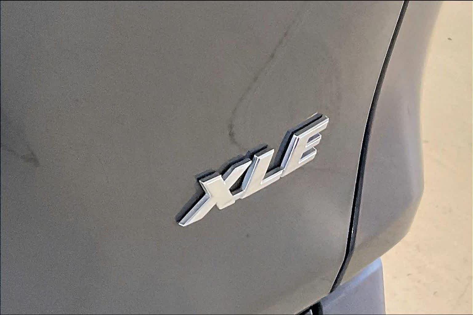 Used 2023 Magnetic Gray Metallic Toyota XLE Premium image 9
