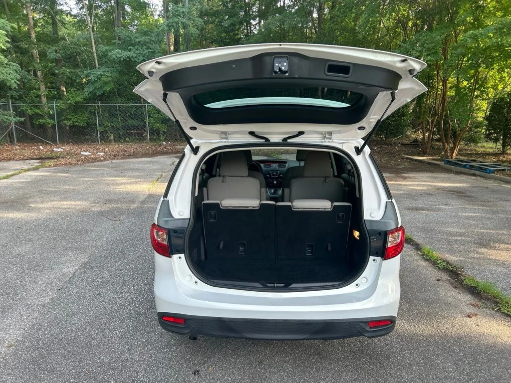 Used 2012 White Mazda Touring image 29