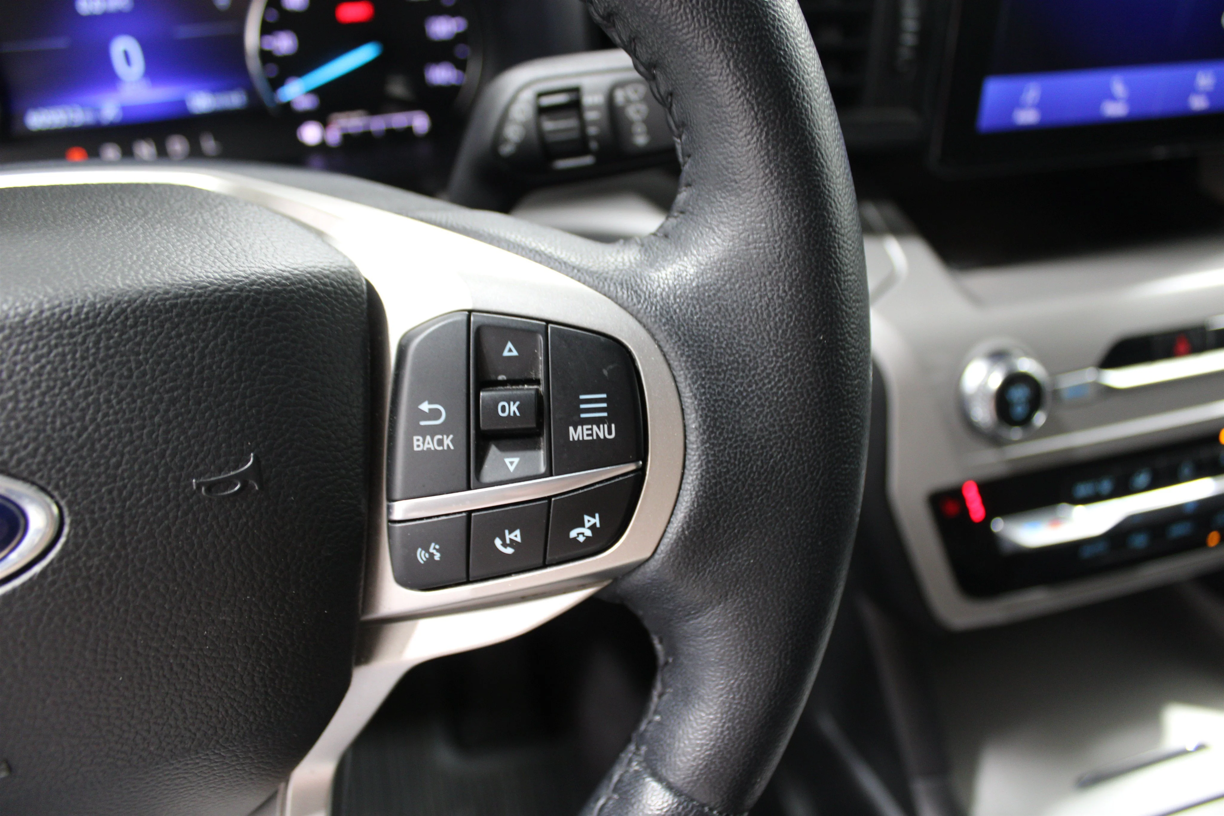2023 Ford Explorer XLT - Photo 11