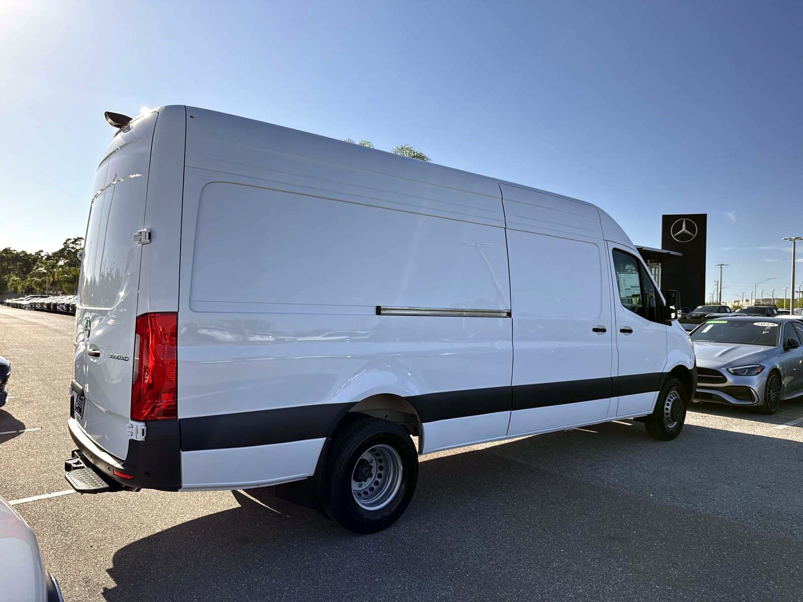 New 2026 Arctic White Sprinter Cargo 170 WB image 4