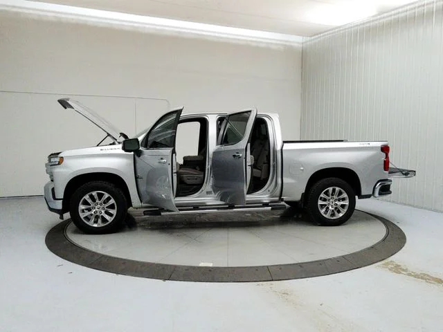 Used 2019 Silver Chevrolet LTZ image 13