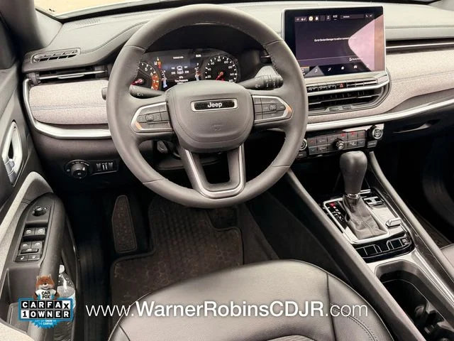 Used 2024 White Jeep Latitude image 7