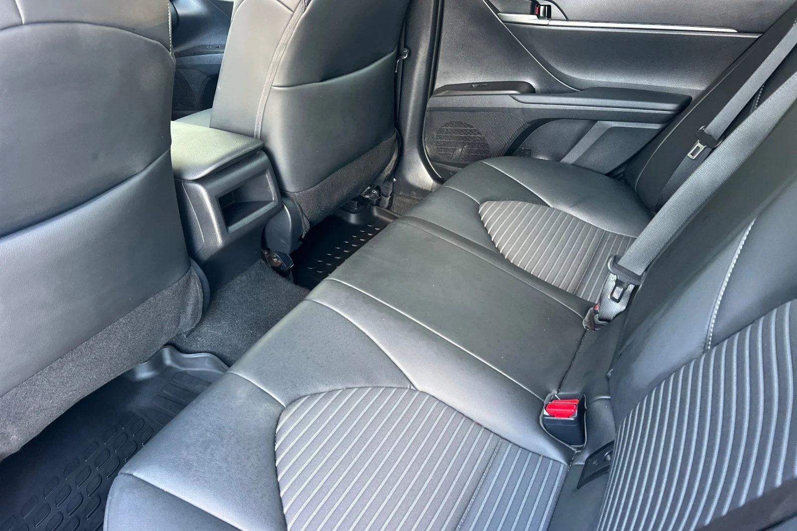 Used 2023 White Toyota SE image 12