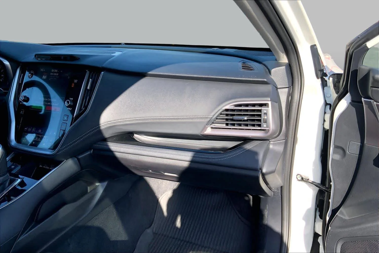 Used 2024 Crystal White Pearl Subaru Limited image 18