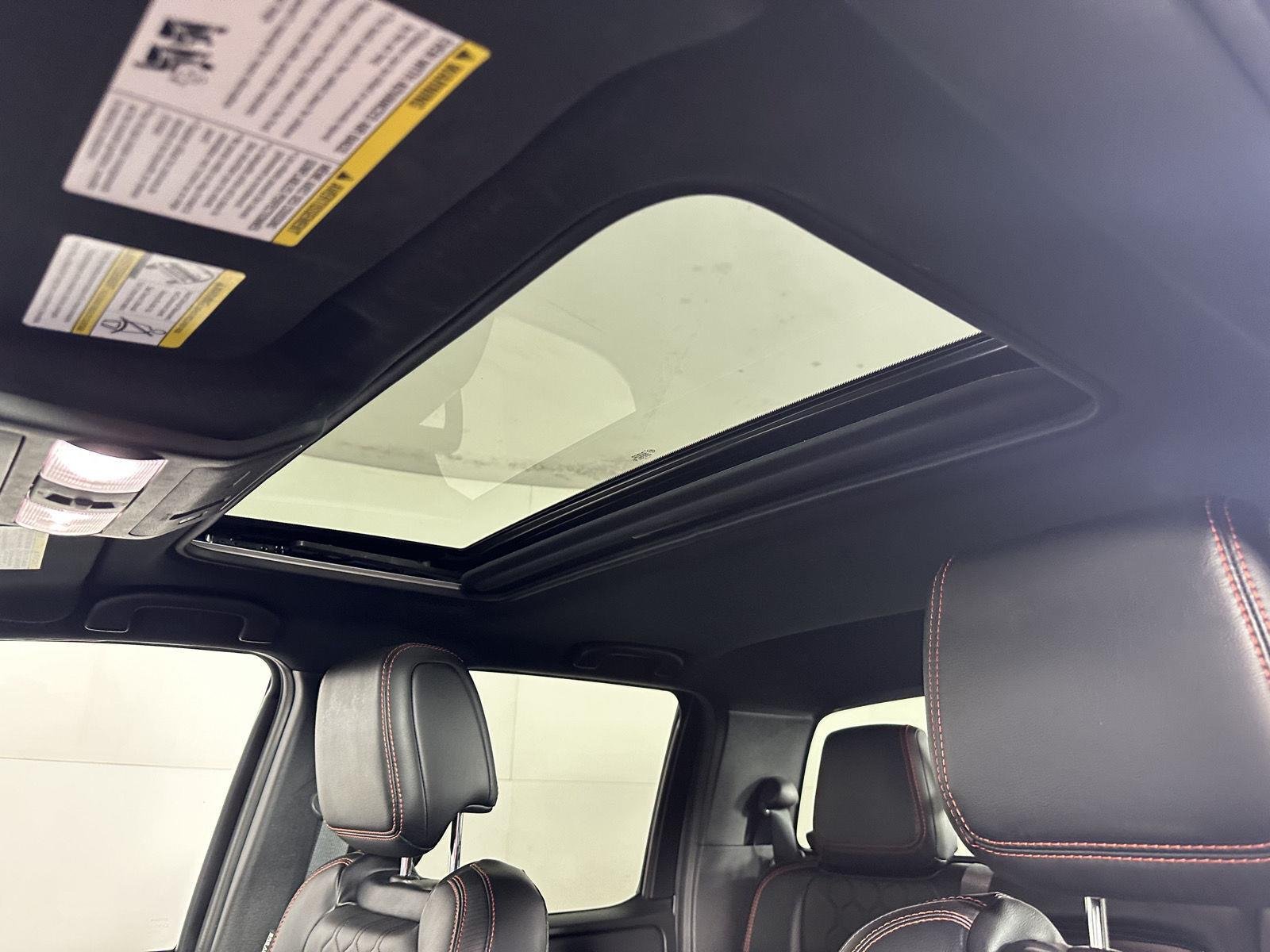 Used 2023 Boulder Gray Pearl Nissan PRO-4X image 27
