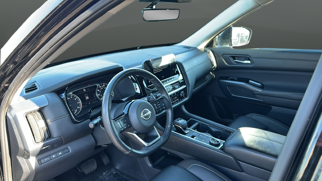 Used 2025 Super Black Nissan SL image 14