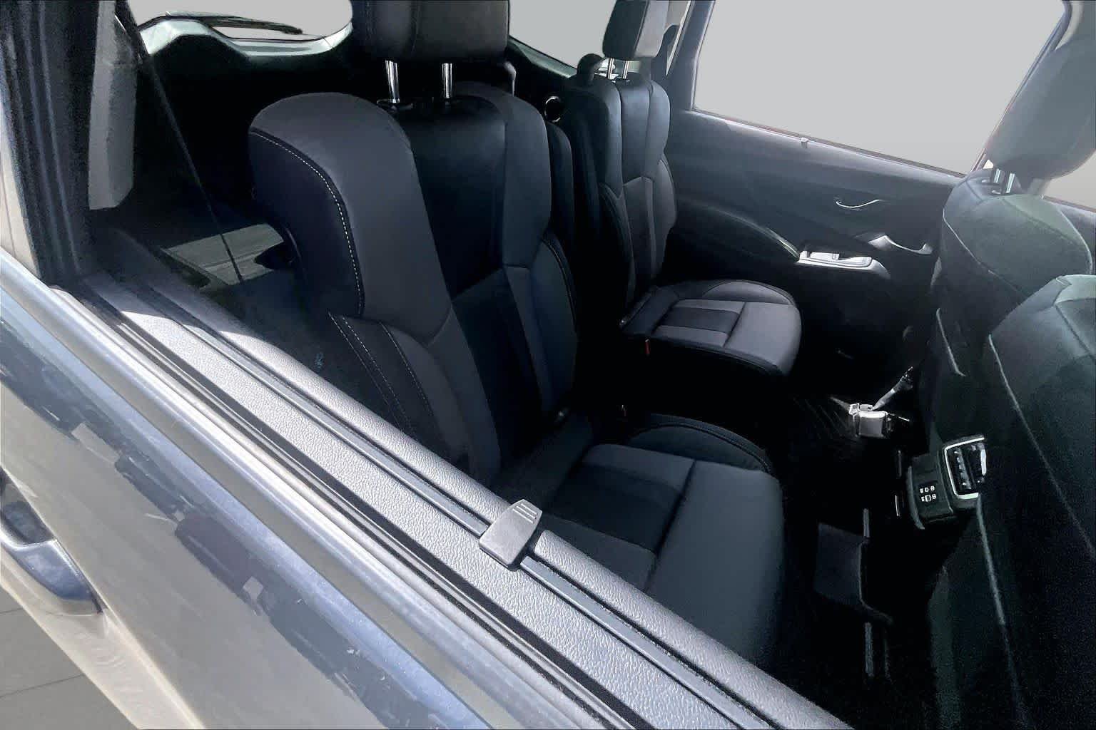 Used 2023 Magnetite Gray Metallic Subaru Onyx Edition Limited image 18