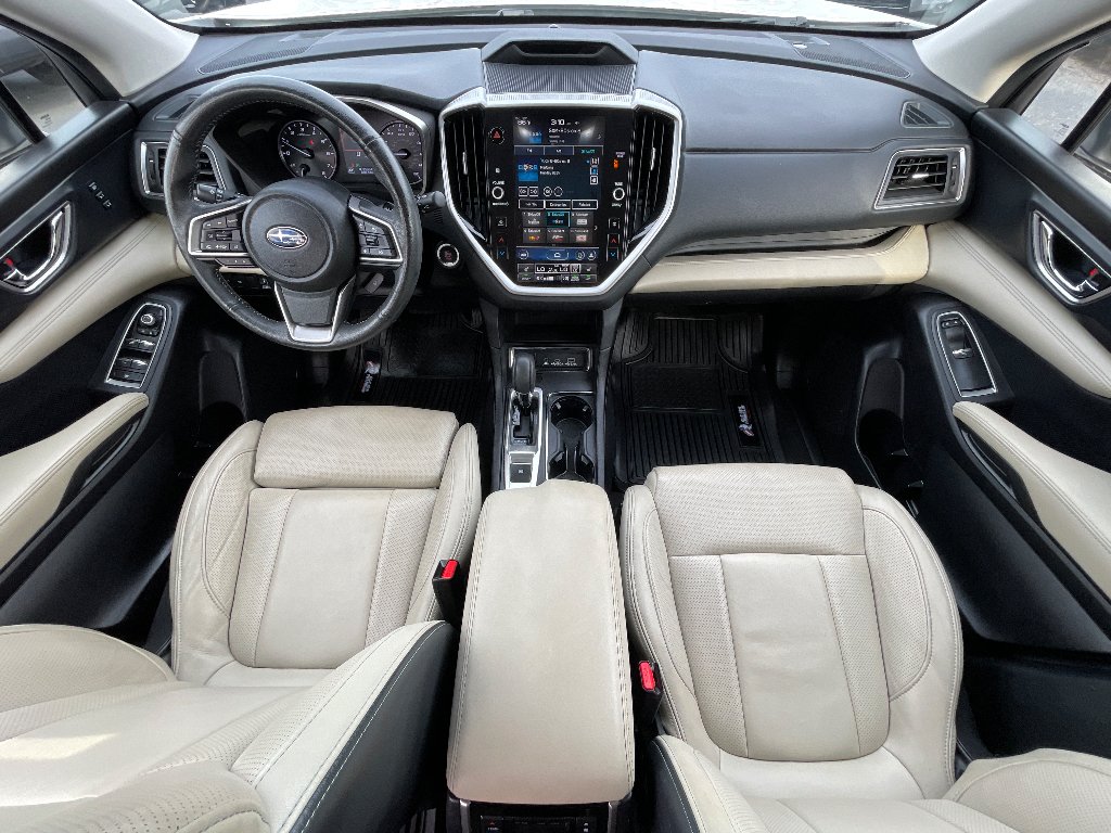 Used 2023 Crystal White Pearl Subaru Limited image 3
