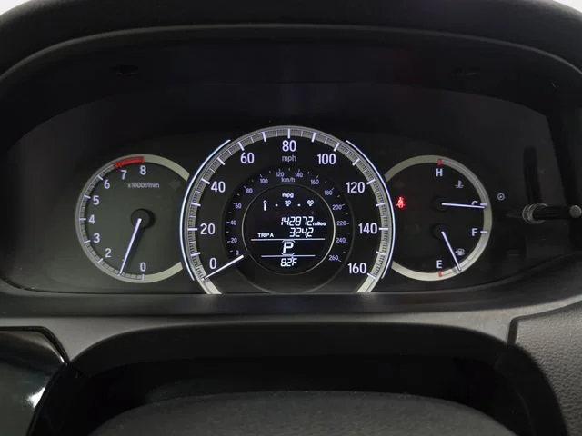 Used 2017  Honda LX image 19