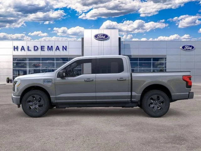 2025 Ford F-150 Lightning Flash - Photo 3