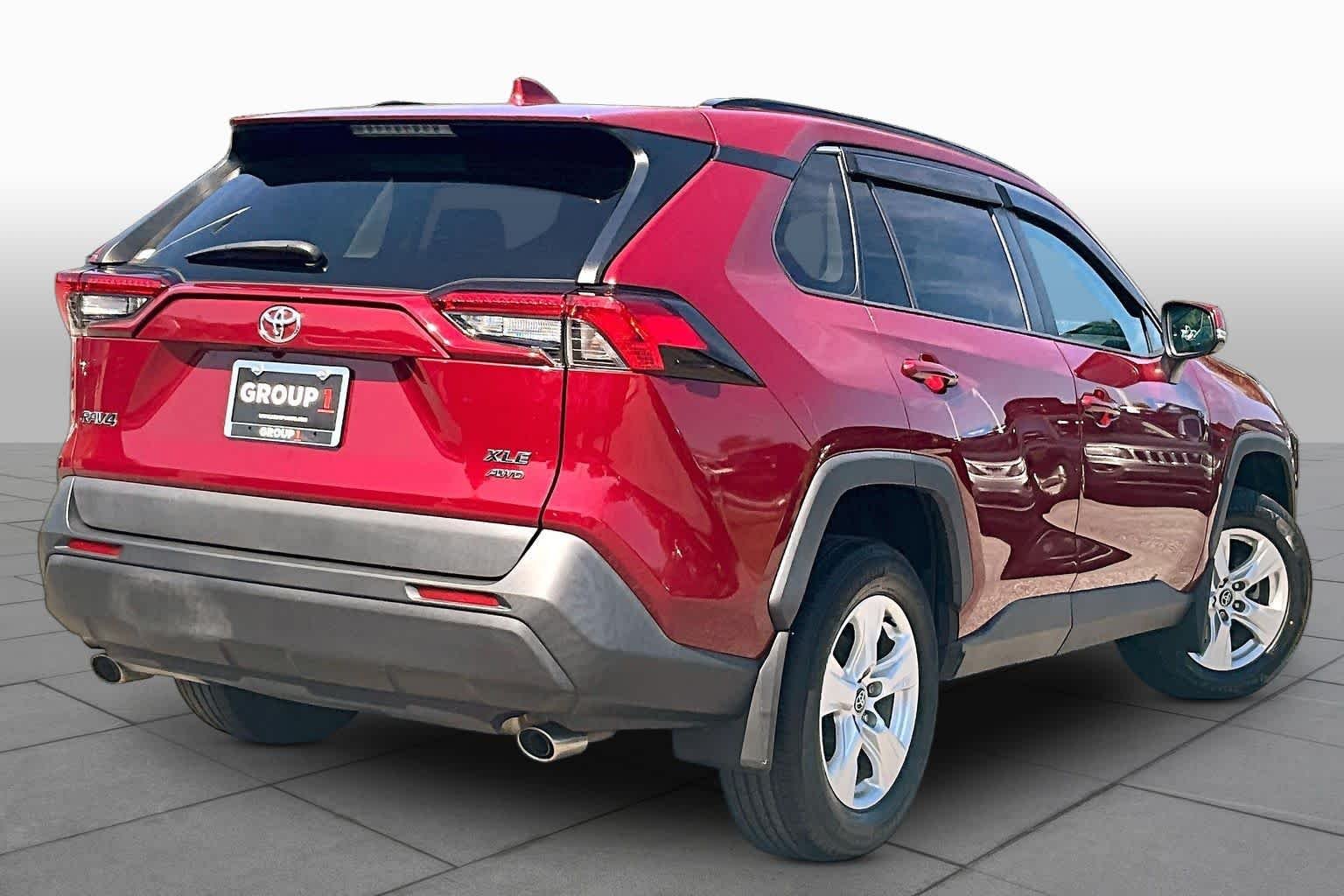 Used 2021 Ruby Flare Pearl Toyota XLE image 13