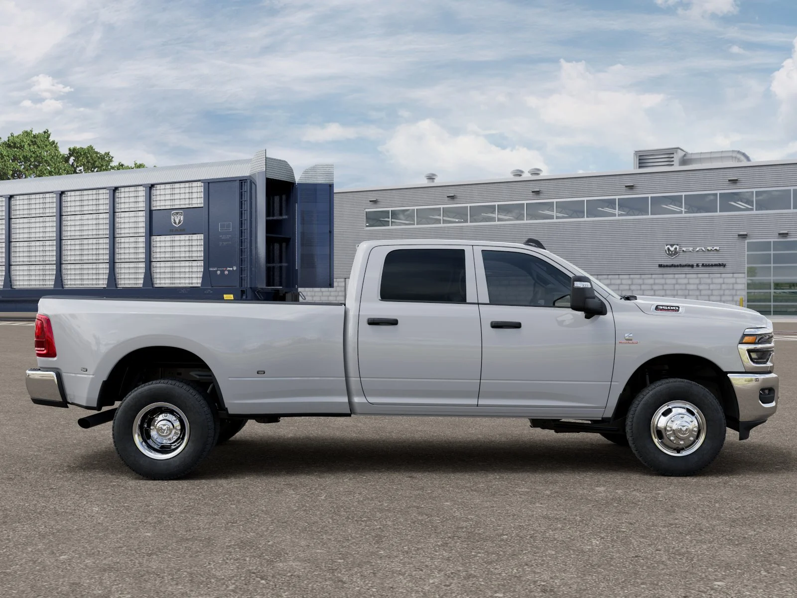 New 2026 Bright White Clear-Coat Exterior Paint RAM TRADESMAN image 12