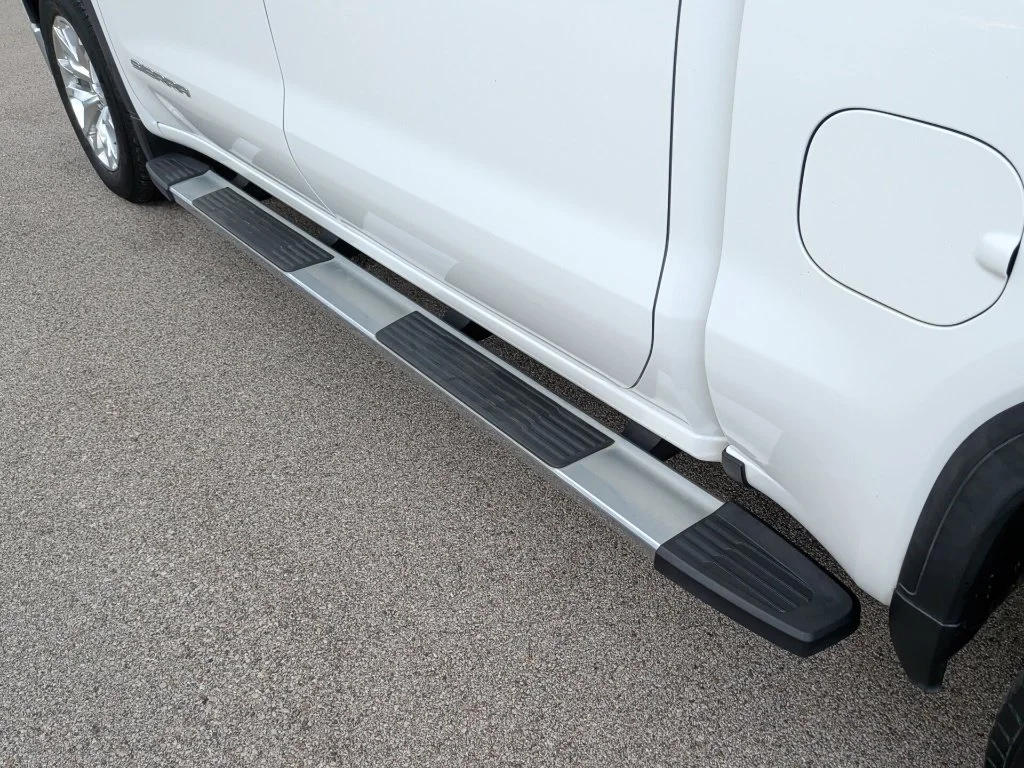 Used 2019 White GMC SLT image 49