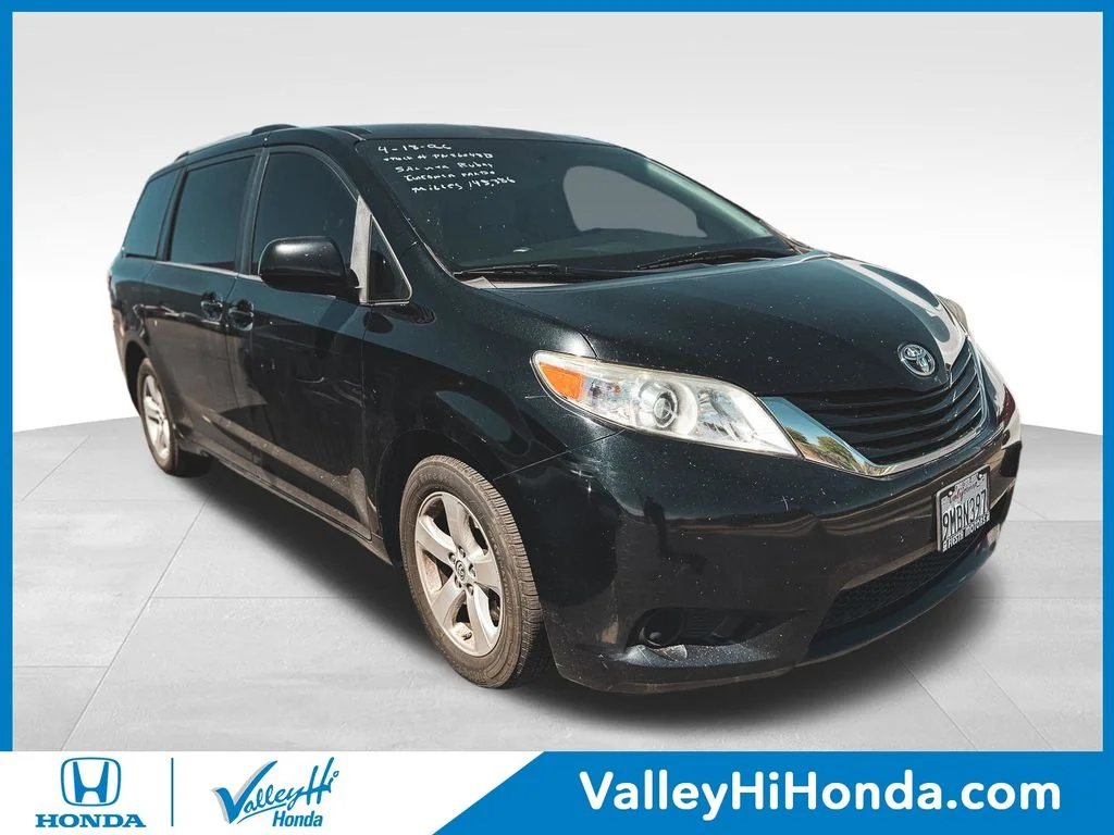2017 Toyota Sienna LE