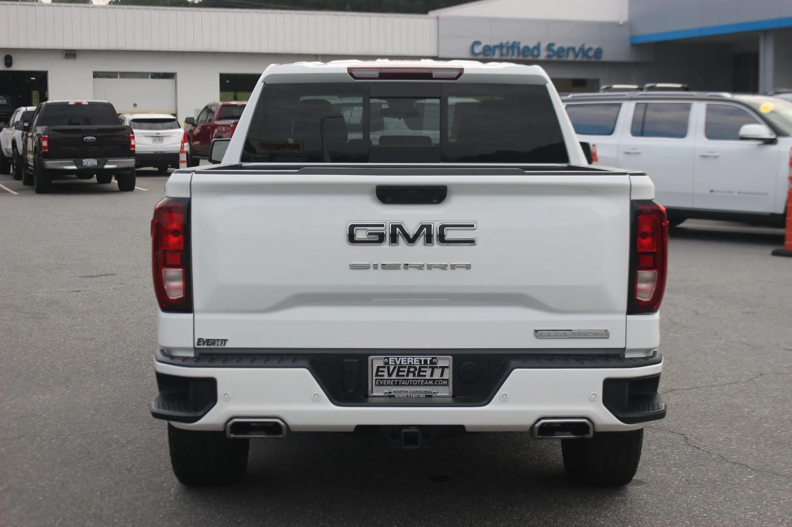 Used 2024 Summit White GMC Elevation image 6