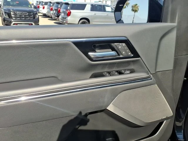 Used 2025 Deep Ocean Metallic GMC Extended Range Denali image 16