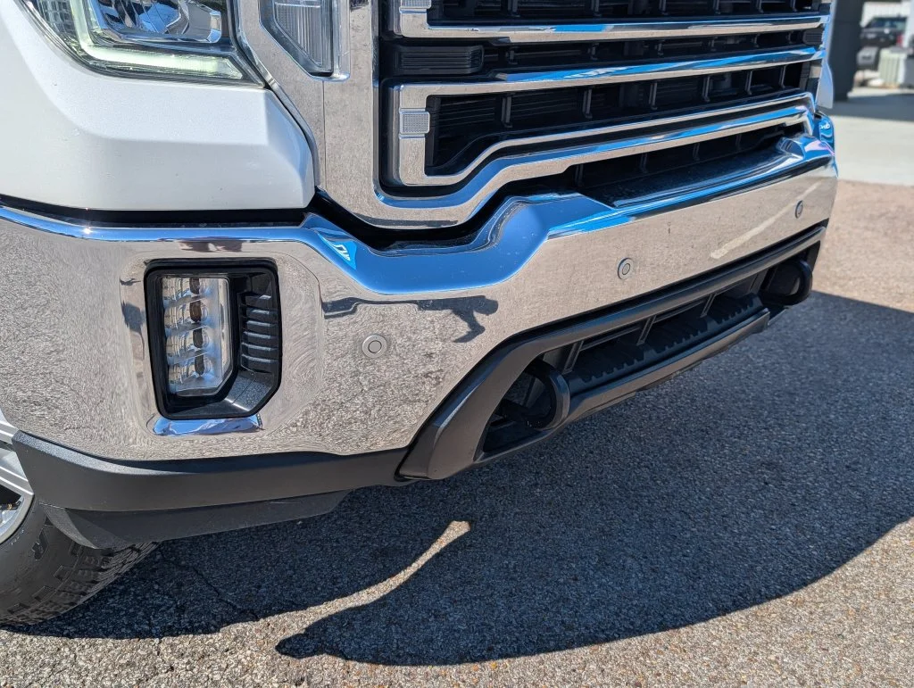 Used 2023 White GMC SLT image 12