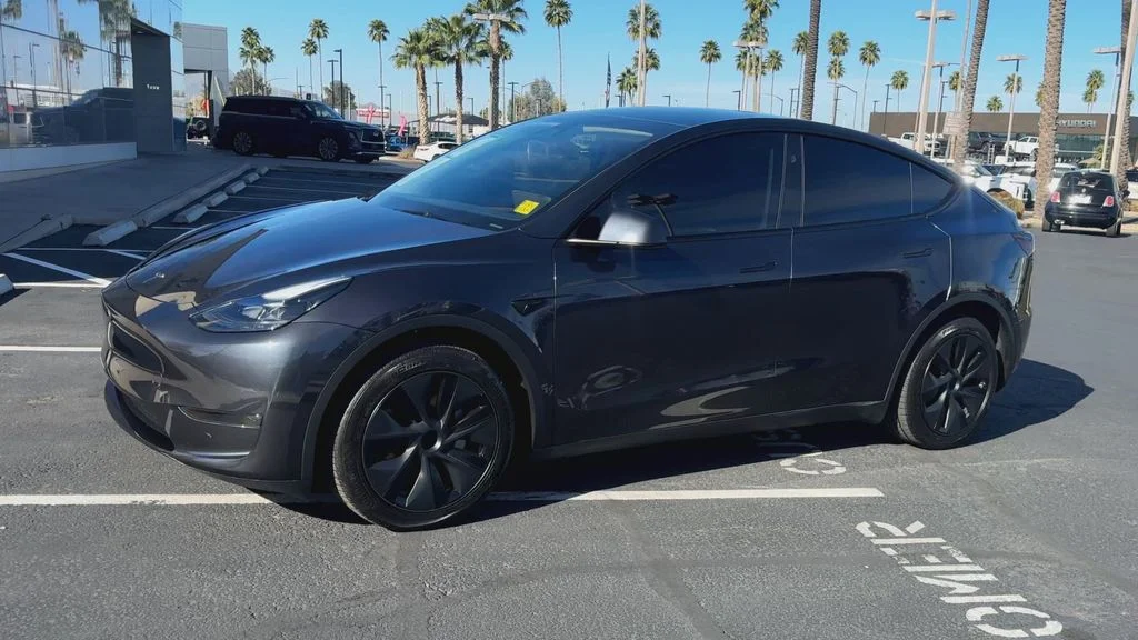 Used 2024  Tesla Long Range image 6