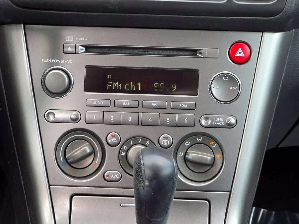 Used 2005  Subaru 2.5i image 32