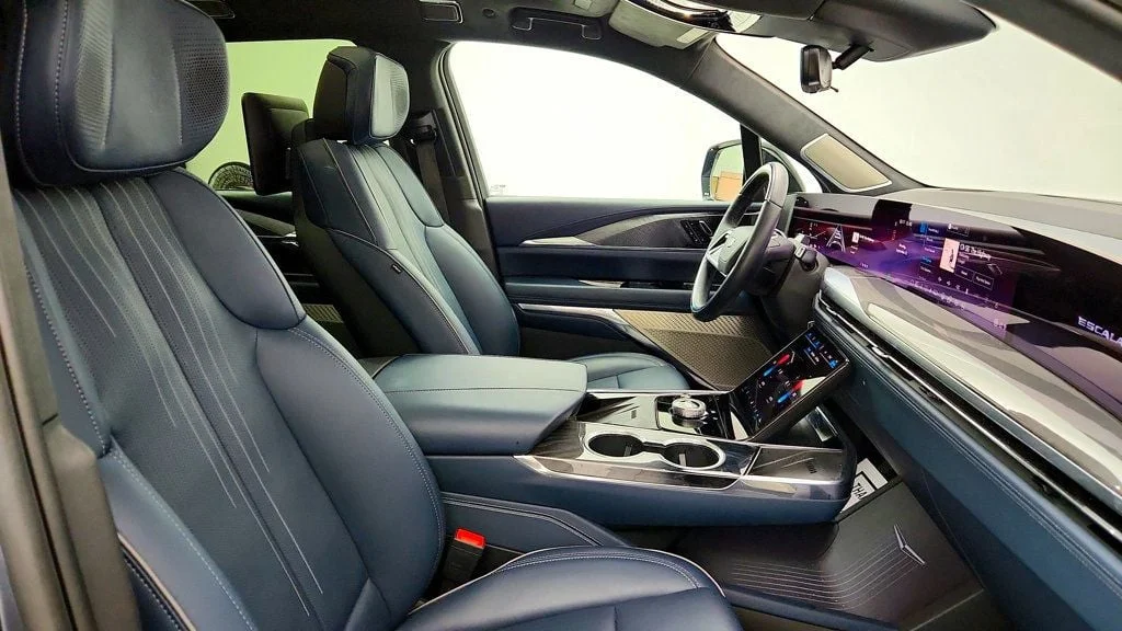 Used 2026 Deep Space Metallic Cadillac AWD 4dr Premium Luxury w/ Executive Second Row Seating image 26