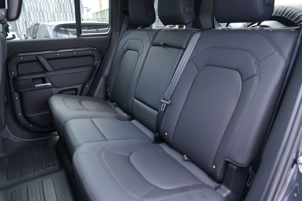 Used 2026 Gray Land Rover S image 31