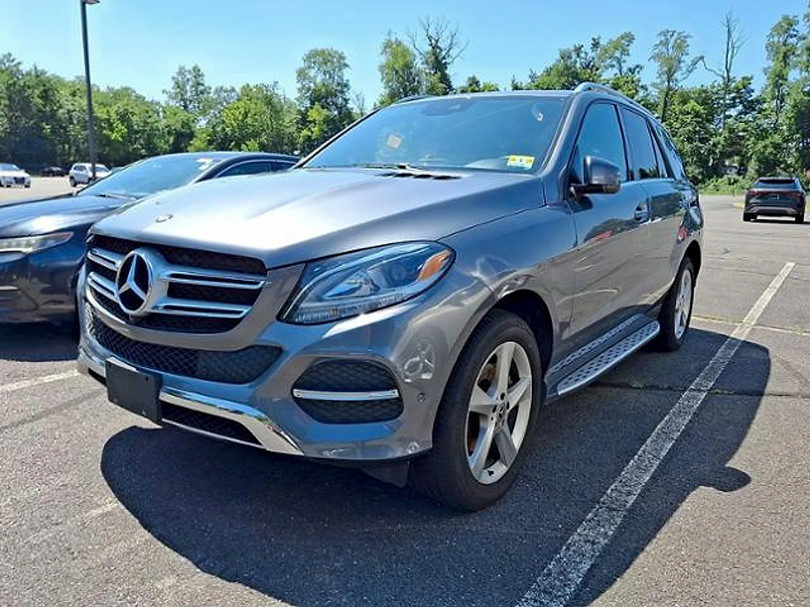 Used 2017 Gray Mercedes-Benz 4MATIC® image 3
