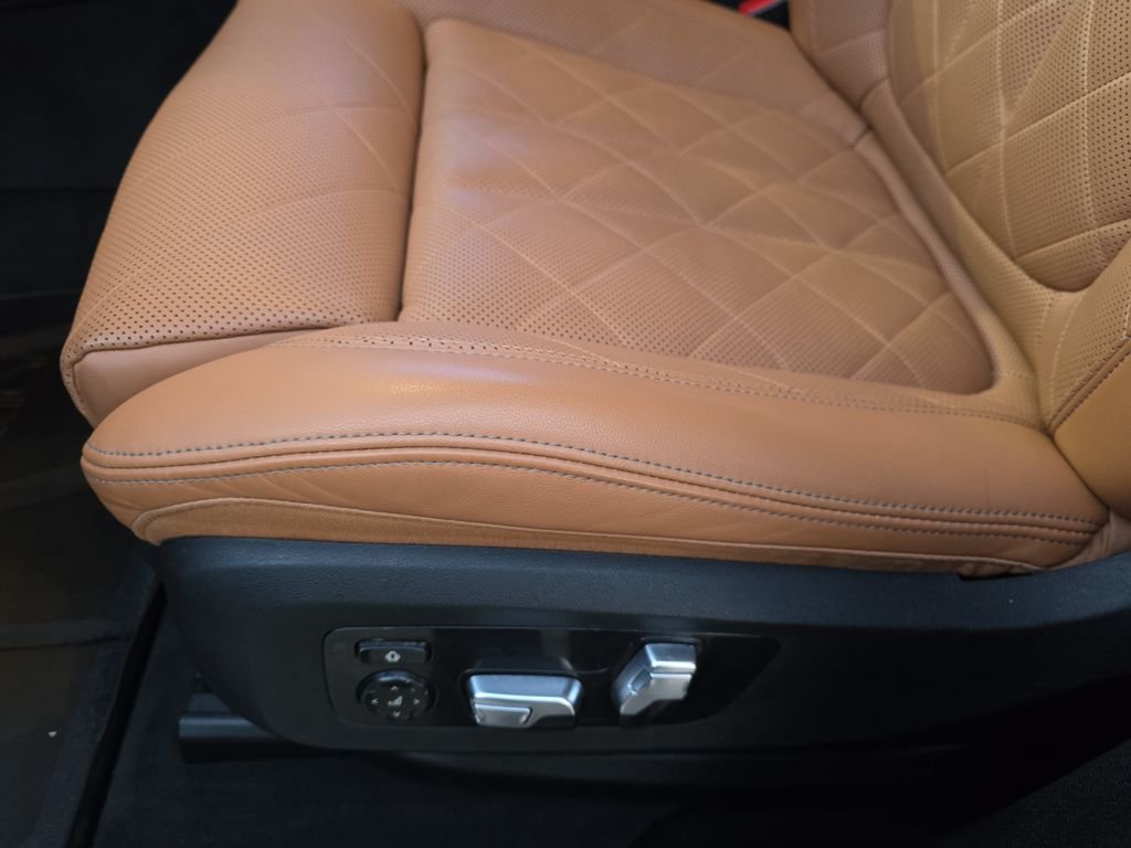 Used 2023 Black BMW M50i image 32