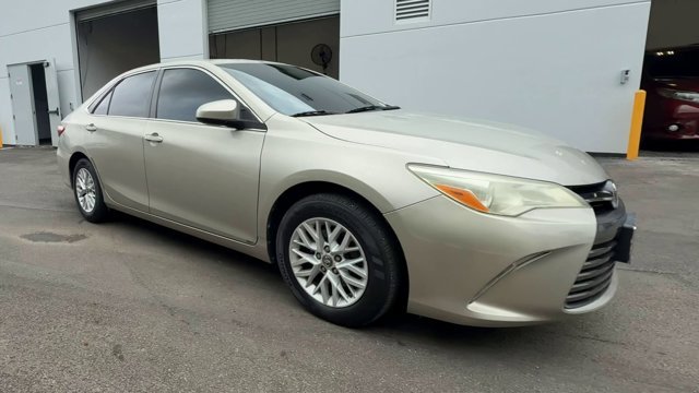 Used 2016  Toyota  image 5