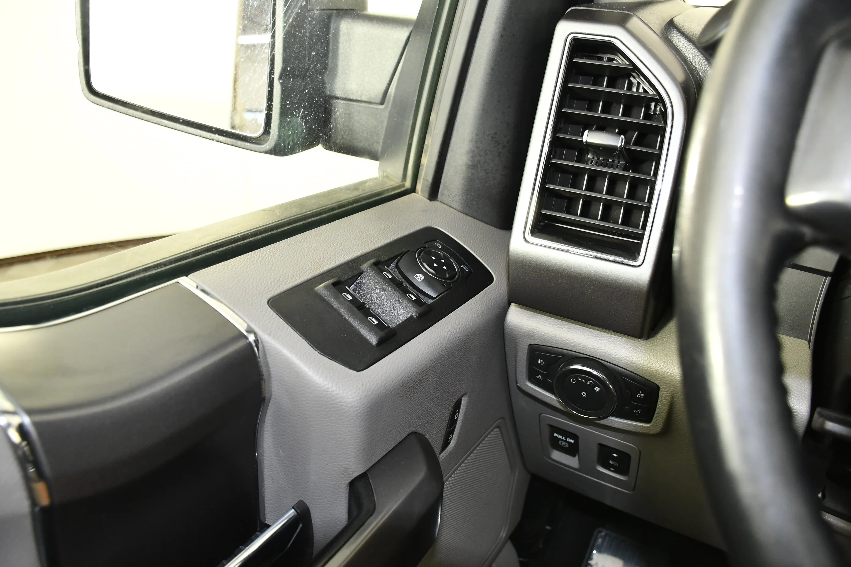 Used 2019 Black Metallic Ford XLT image 38