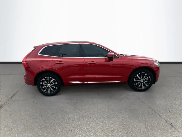Used 2021  Volvo T6 Inscription image 8