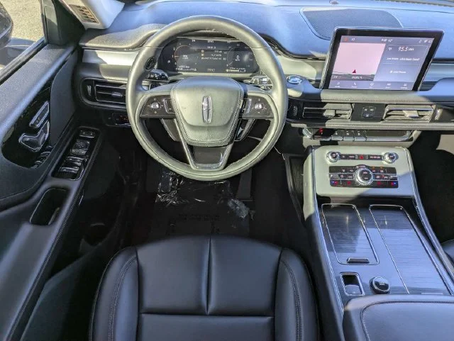 Used 2024 Black Metallic Lincoln Premiere image 15