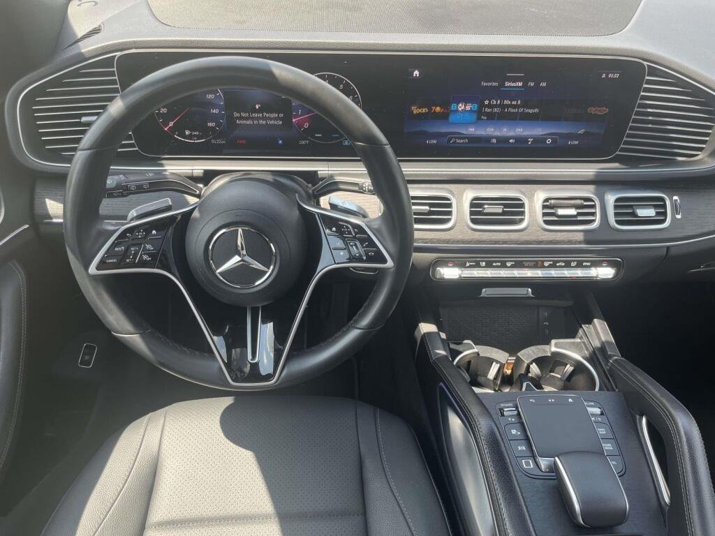 Certified Used 2025 Obsidian Black Metallic Mercedes-Benz GLE 350 image 2