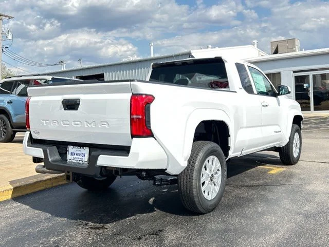 New 2026 Ice Cap Toyota SR5 image 12