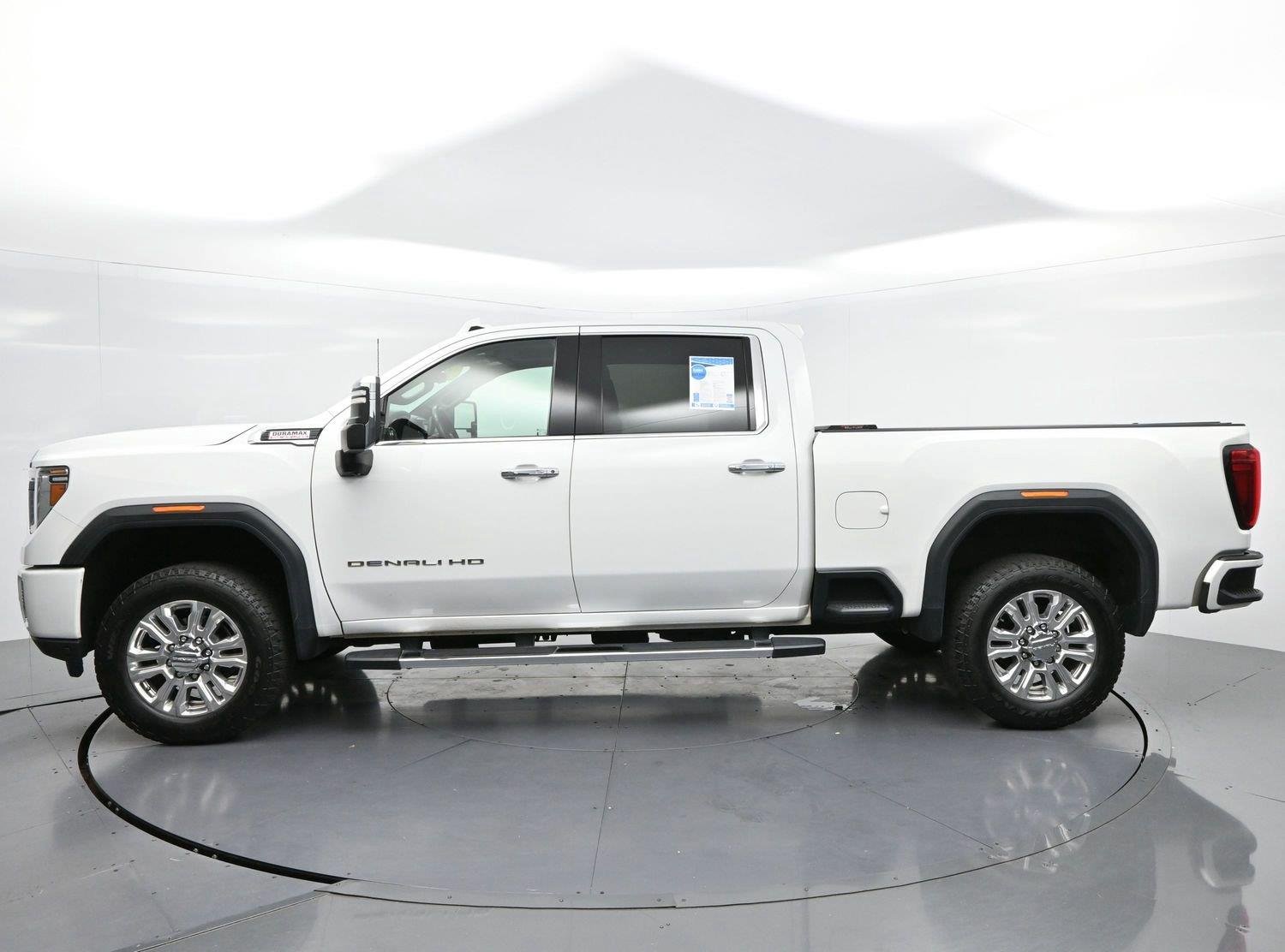 Used 2021 Summit White GMC Denali image 4