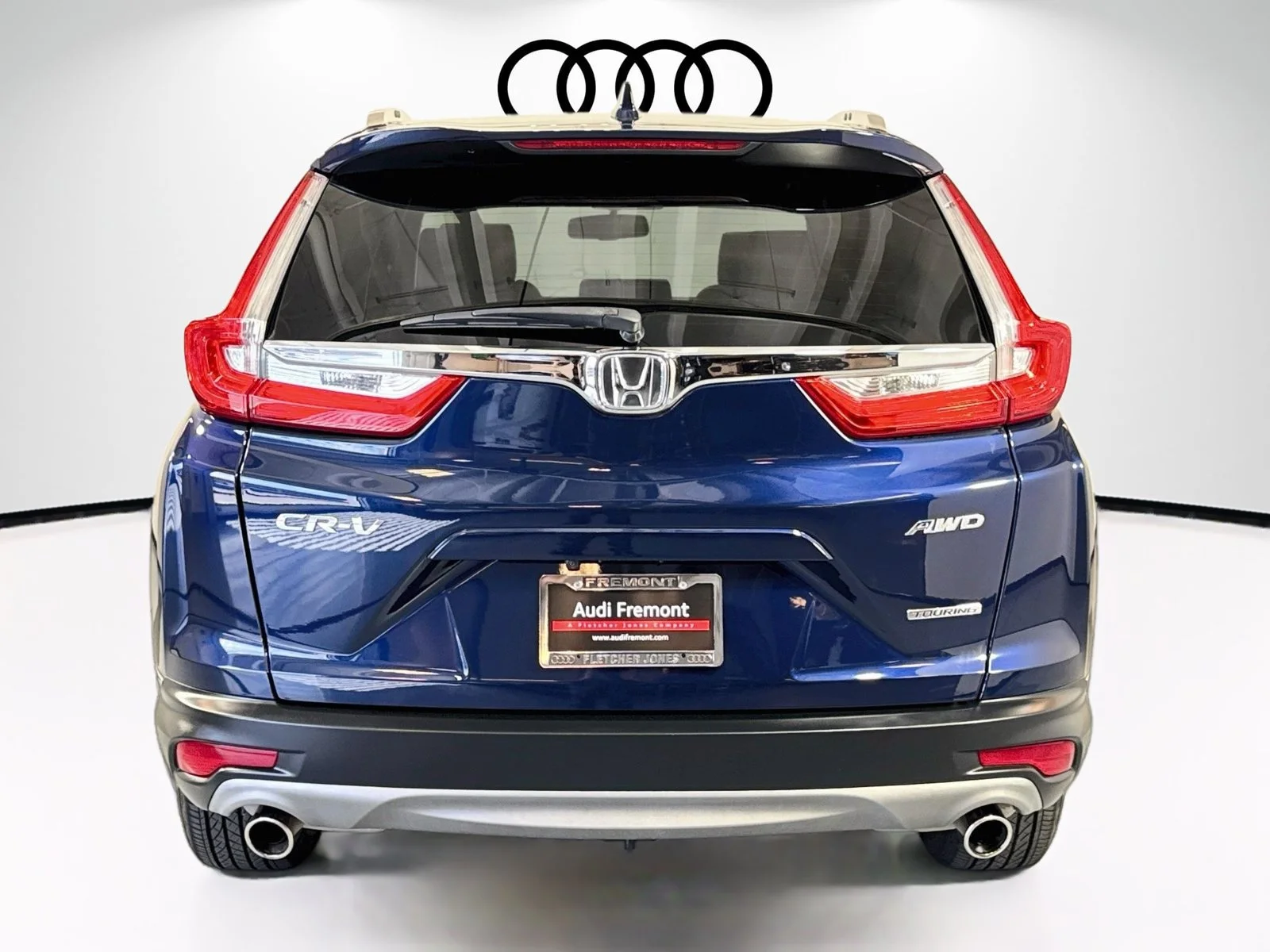 Used 2018 Obsidian Blue Pearl Honda Touring image 6