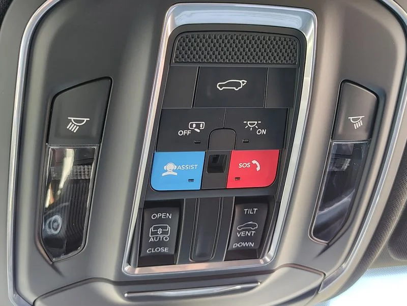 Used 2025 White Jeep Altitude X image 41