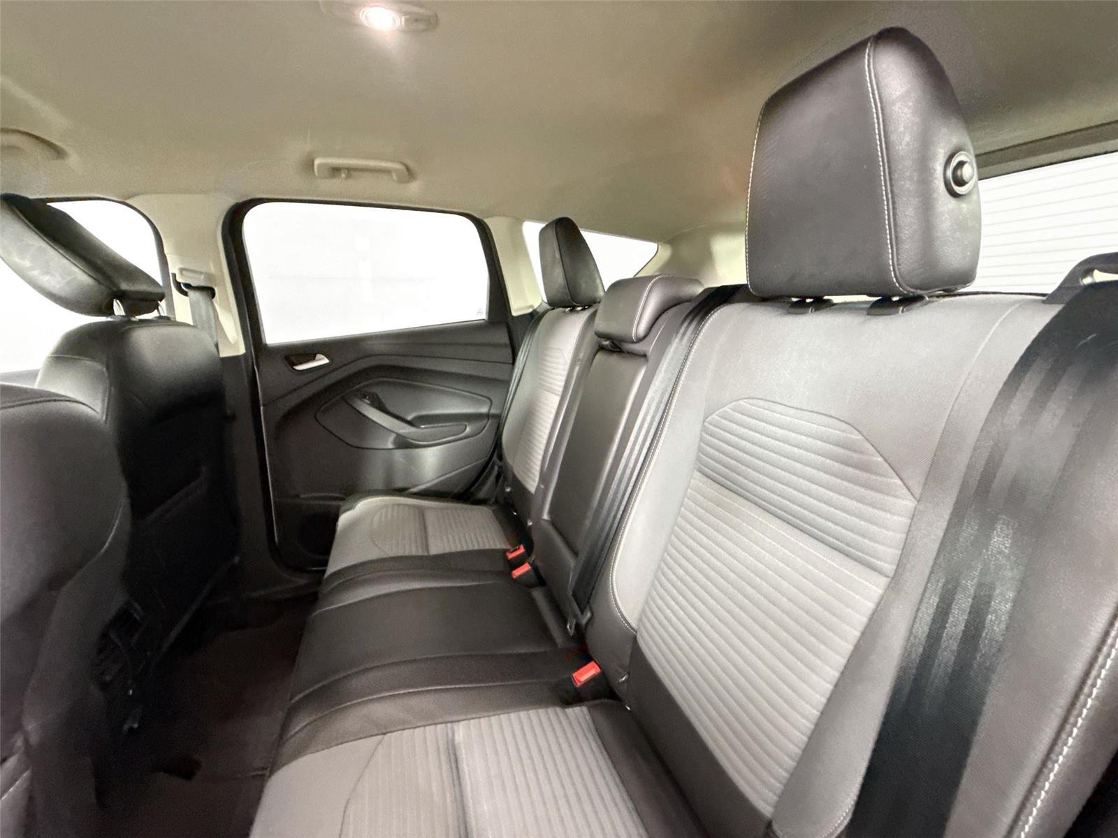 Used 2018 Ingot Silver Ford SE image 27