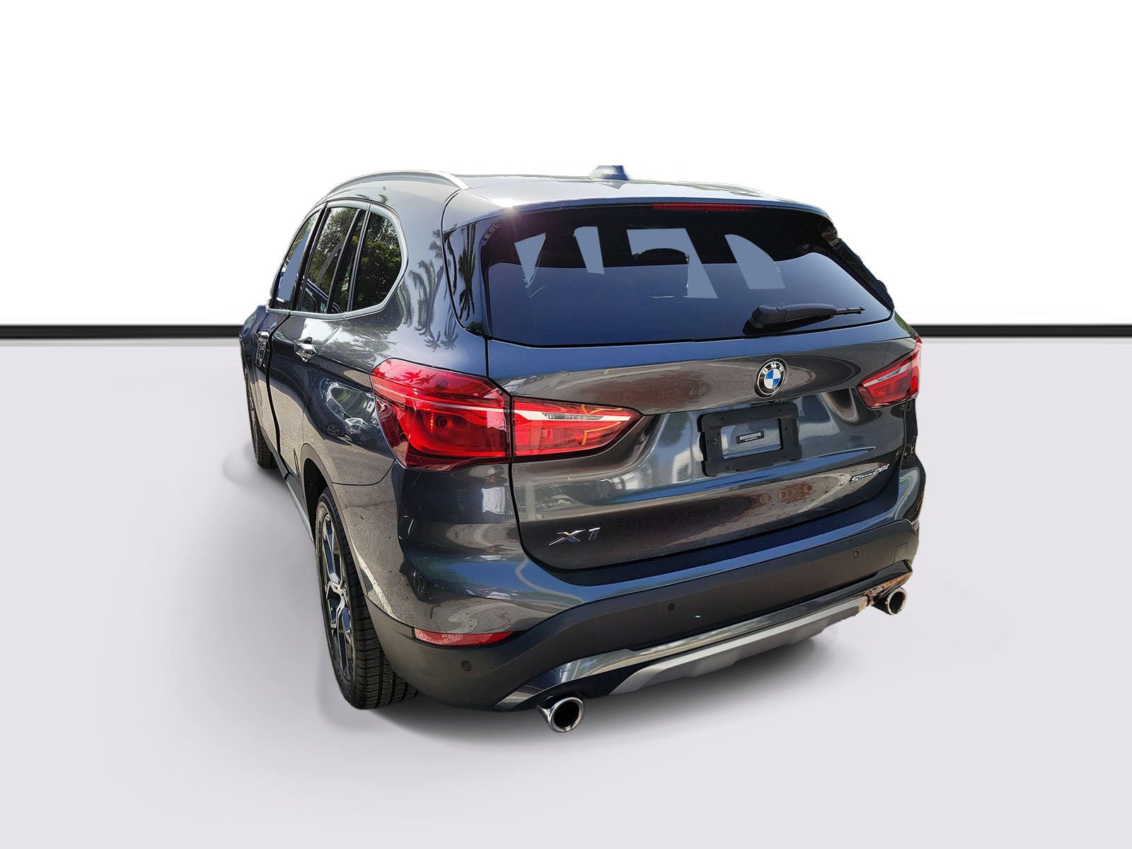 Used 2021 Mineral Gray Metallic BMW sDrive28i image 3