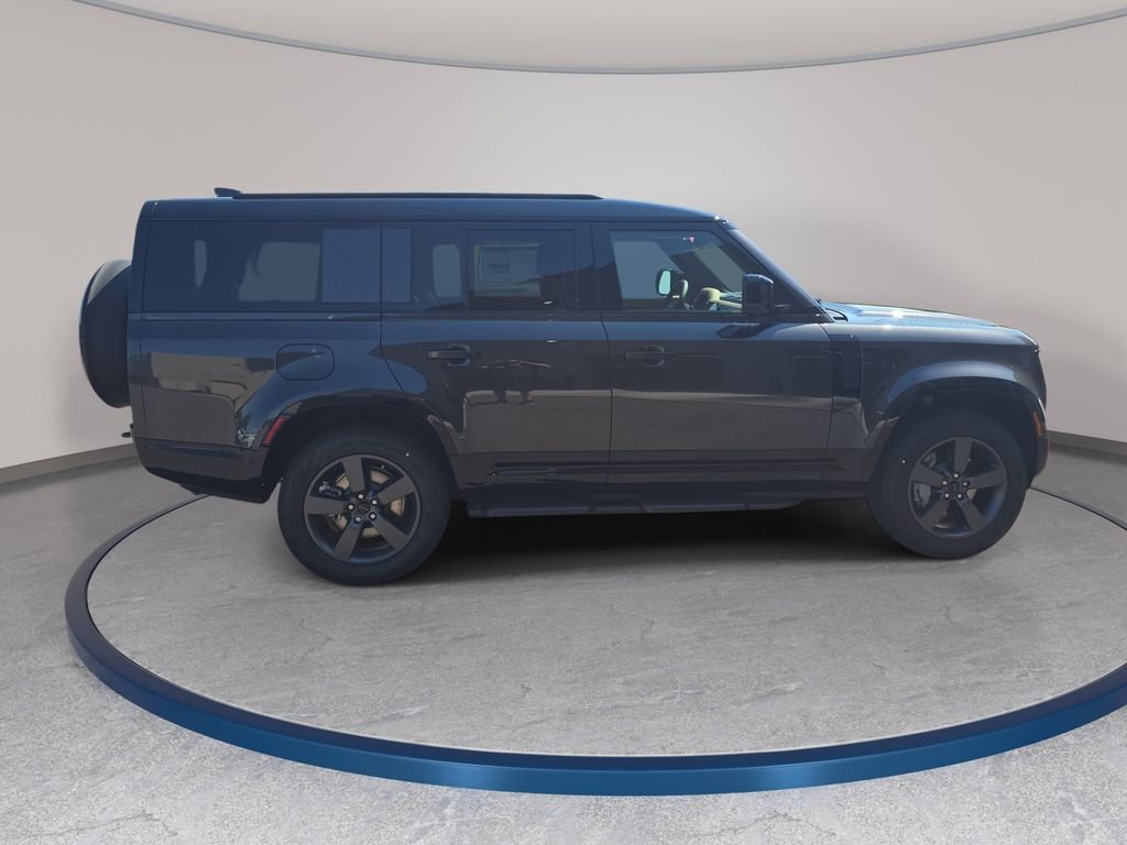 New 2026 Carpathian Grey Land Rover X-Dynamic SE image 4