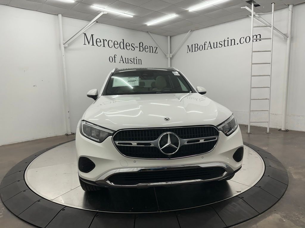 New 2027 Polar White Mercedes-Benz GLC 300 image 2