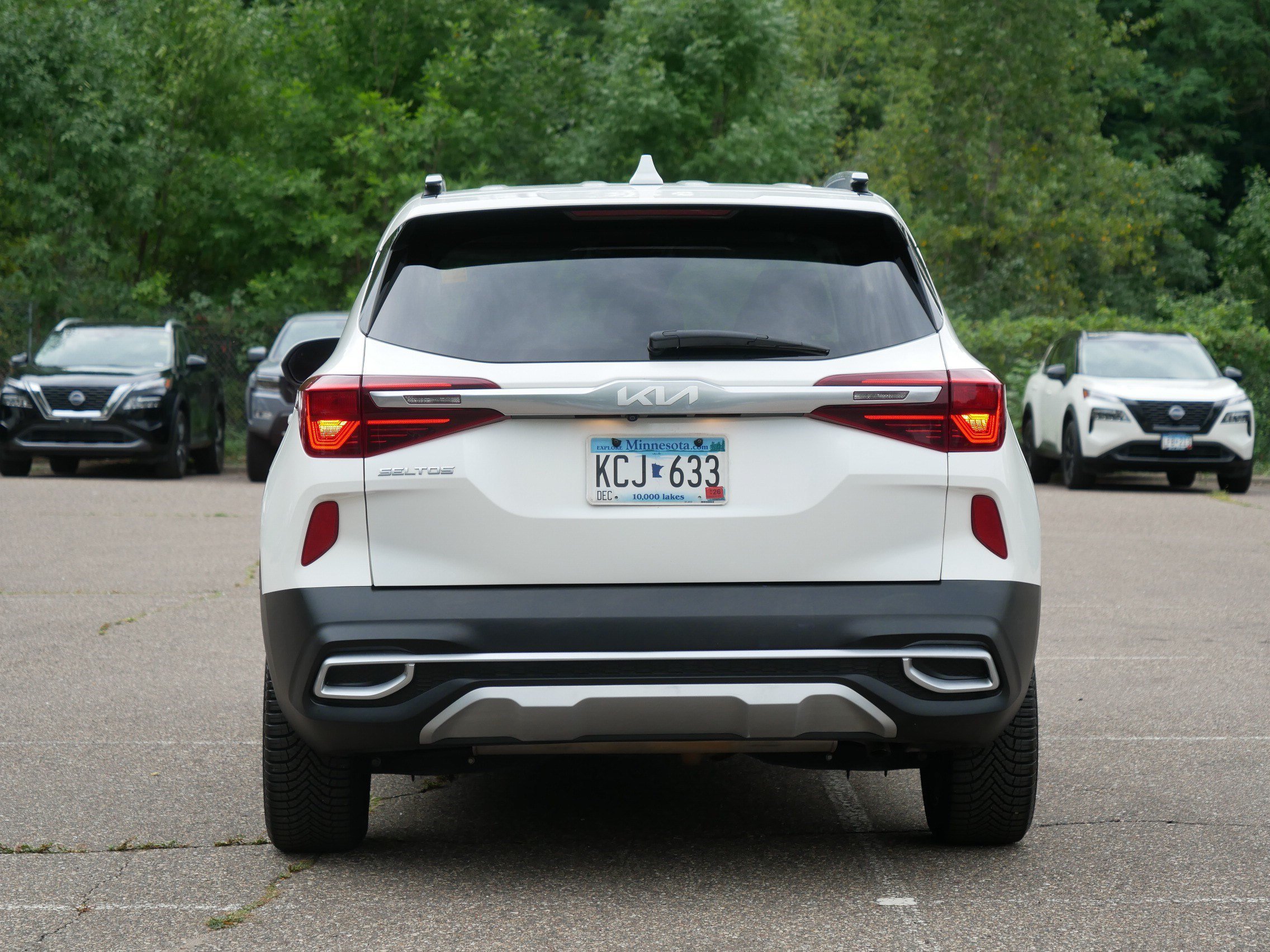 Used 2023 Snow White Pearl Kia EX image 6