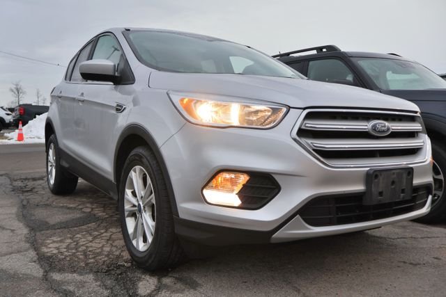 Used 2019 Ford Escape SE with VIN 1FMCU9GD2KUB23627 for sale in Orchard Park, NY