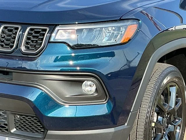 New 2026 Fathom Blue Pearl-Coat Exterior Paint Jeep Latitude image 11