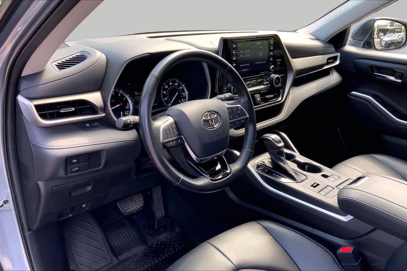 Used 2021 Moon Dust Toyota XLE image 18