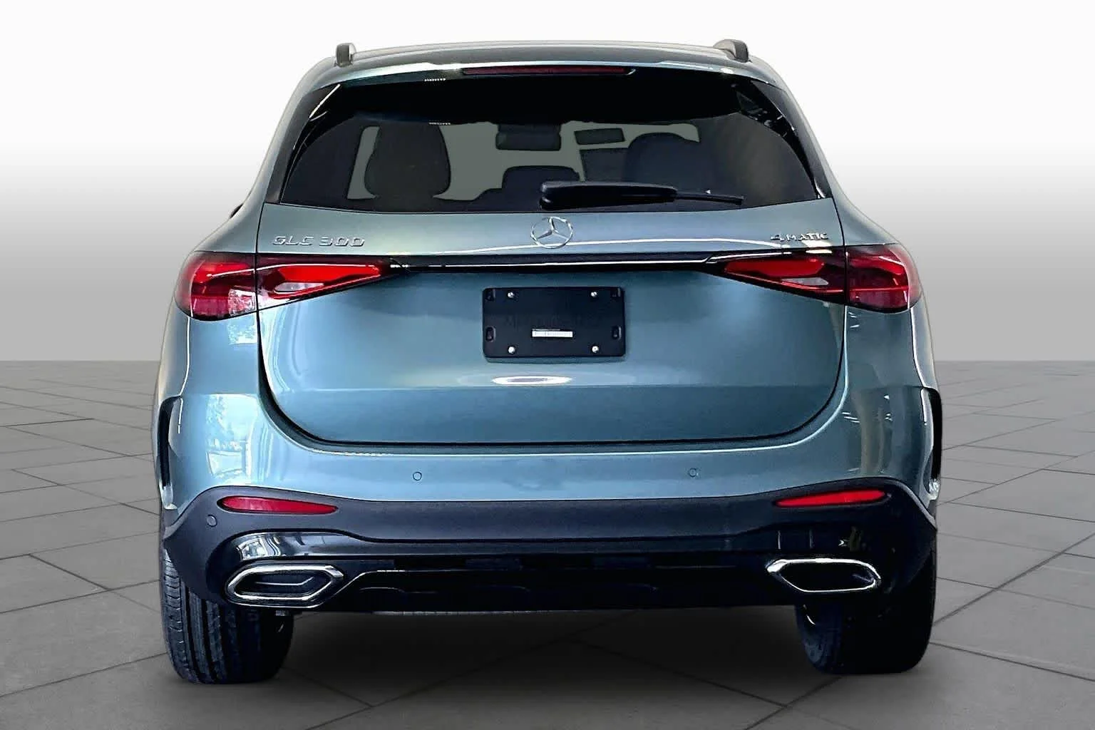 New 2027 Verde Silver Metallic Mercedes-Benz GLC 300 image 4