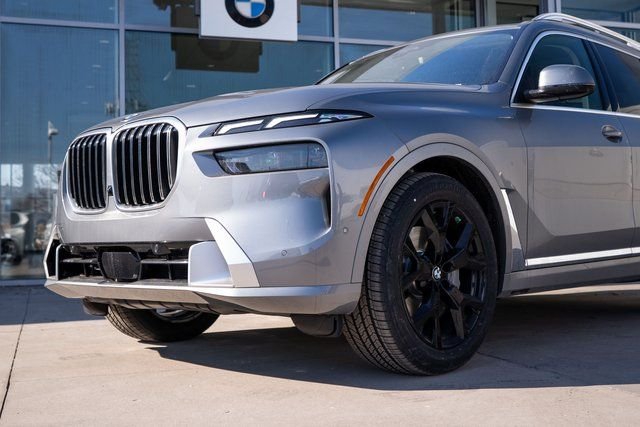 New 2026 Skyscraper Grey Metallic BMW xDrive40i image 6