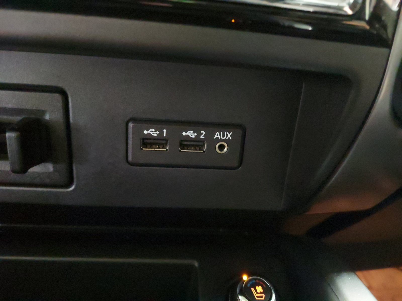 Used 2019 Magnetic Black Metallic Nissan Platinum Reserve image 21