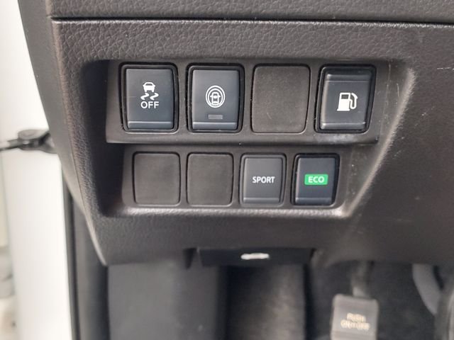 Used 2020 White Nissan S image 24