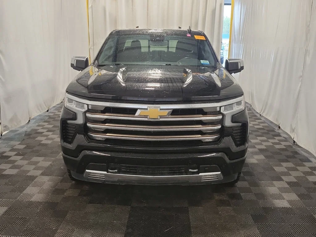 Used 2022 Black Chevrolet High Country image 2