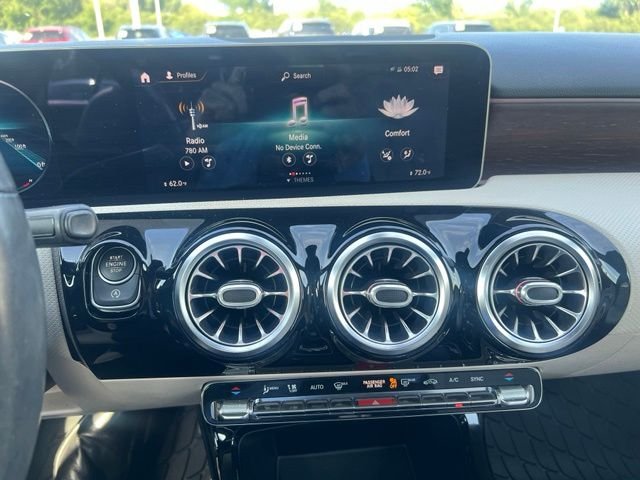 Used 2019 Jupiter Red Mercedes-Benz A 220 image 11